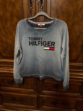 Women’s L Tommy Hilfiger Blue Stone washed Pullover with Navy/Red/White Logo